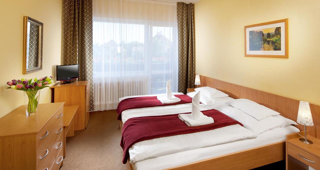 Hotel Hubert Františkovy Lázně Buitenkant foto