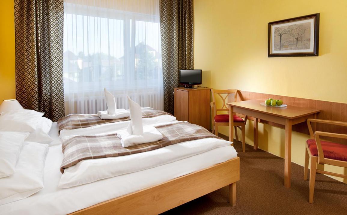Hotel Hubert Františkovy Lázně Buitenkant foto
