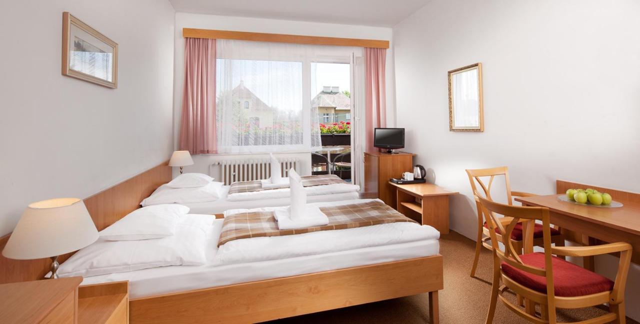 Hotel Hubert Františkovy Lázně Buitenkant foto