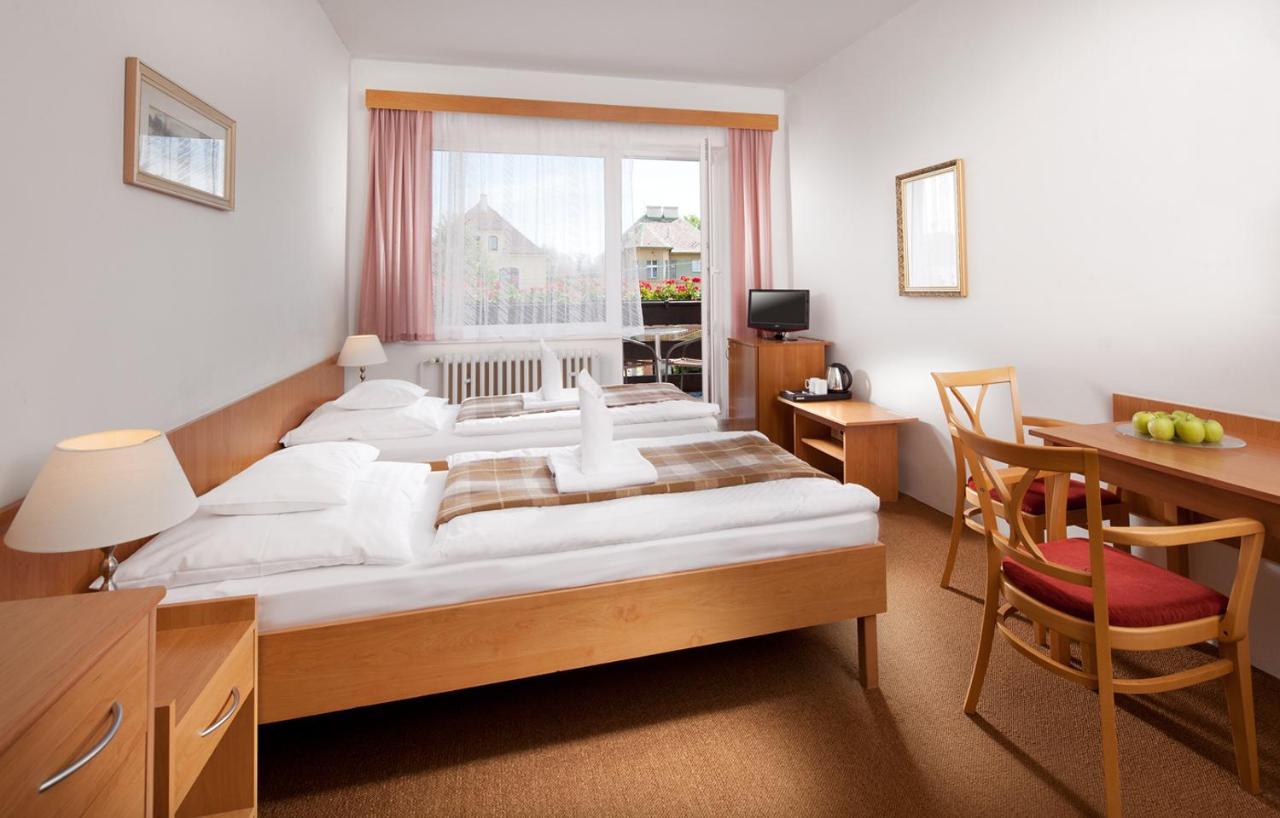 Hotel Hubert Františkovy Lázně Buitenkant foto