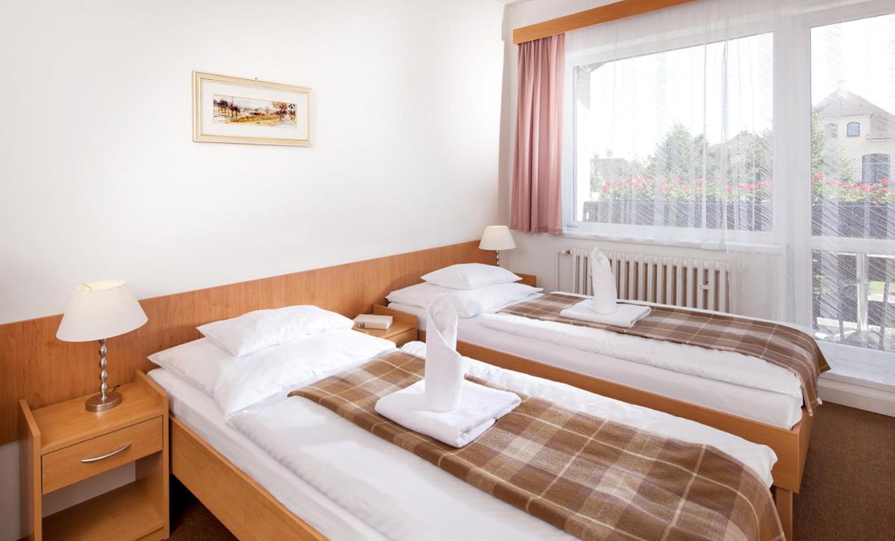 Hotel Hubert Františkovy Lázně Buitenkant foto